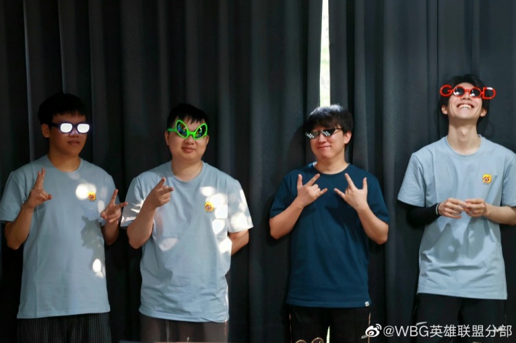 【QY球友会】WBG分享队员小活动花絮：TheShy笑嘻了 ON表示带不动