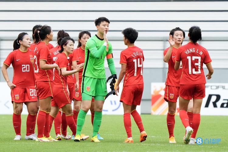 中国体育报评女足美国拉练：适应高强度对抗，年轻球员得到了成长