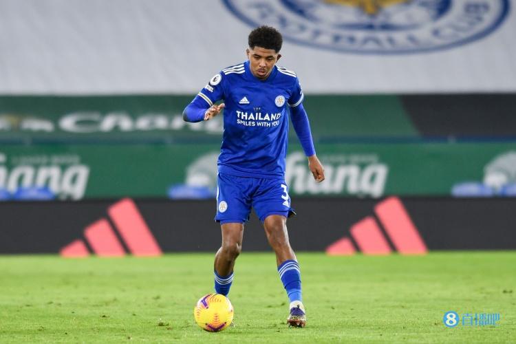 【QY球友会】TA:切尔西7000万镑报价福法纳遭拒,蓝狐不认可浮动条款构成