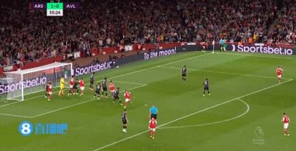 【QY球友会】演技有点尬...马丁内斯“锁喉”搂住热苏斯后，自己突然倒地