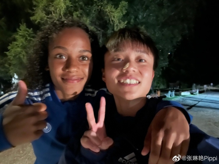 【QY球友会】张琳艳社媒送中秋祝福：举头望明月，低头思故乡