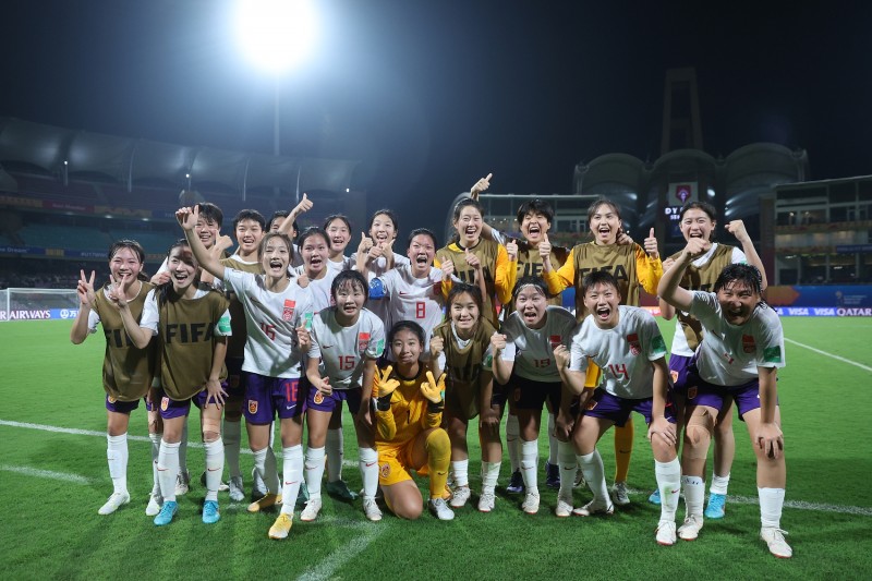 【足坛图志】又美又飒！取首胜，U17铿锵小玫瑰们的赛场照?⚽