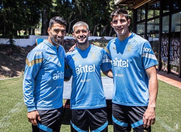 苏亚雷斯加入乌拉圭集训，目前国家队共19名球员归队合练