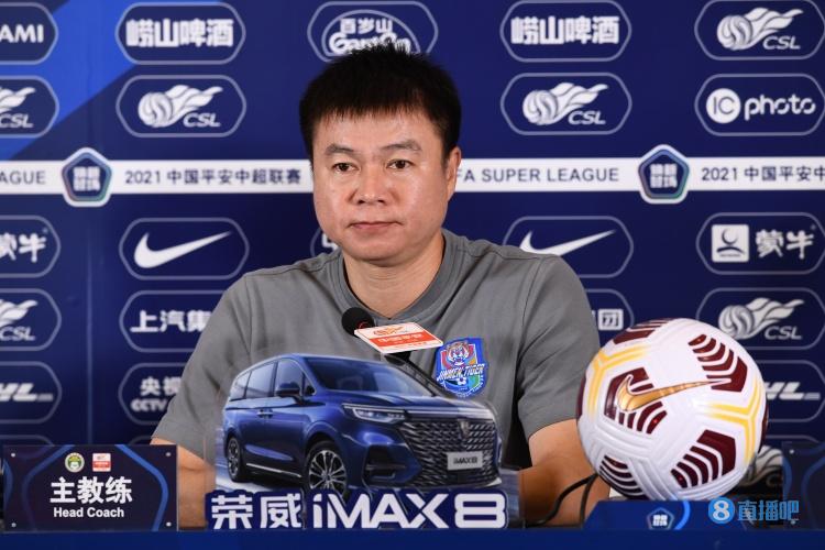 【QY球友会】于根伟:中场调整帮助我们逆转,巴顿伤势还需进一步检查