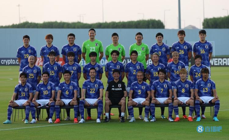 【QY球友会】日本队世界杯全家福：上田绮世C位，镰田大地、伊东纯也在第二排