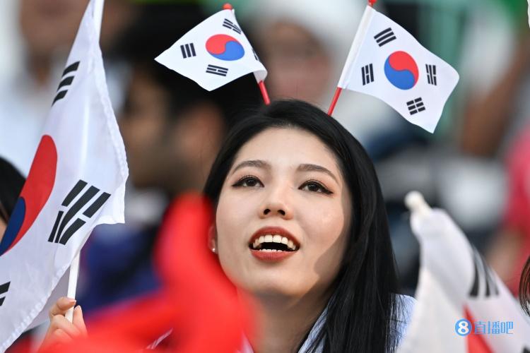 【QY球友会】韩国vs乌拉圭现场欢呼声达131分贝，堪比摇滚现场居小组赛之首