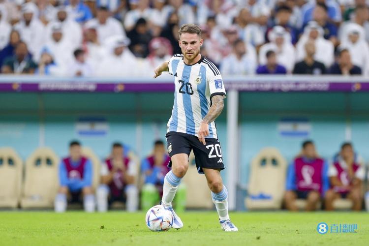 从替补到阿根廷中场大腿，世界杯让麦卡利斯特迎来人生转折？