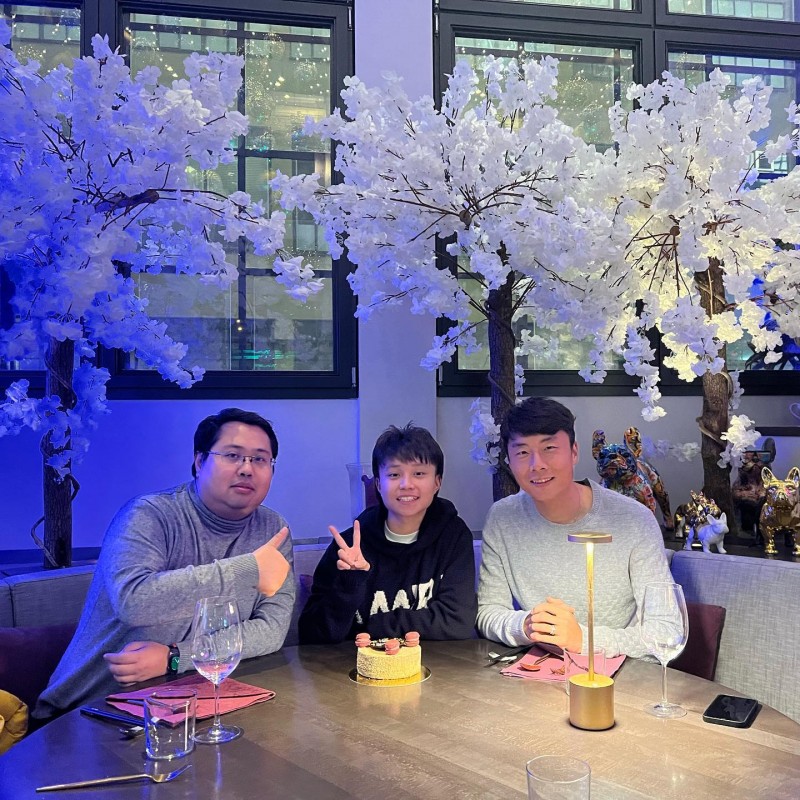 【QY球友会】同一家俱乐部效力，李磊晒合照为张琳艳庆生：18岁生日快乐?