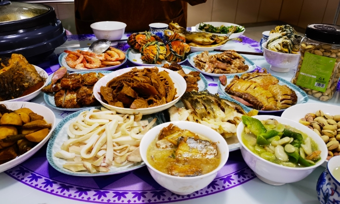 吧友们年夜饭吃了吗？一起来晒一晒家里的年夜饭！