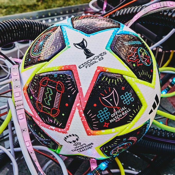 【QY球友会】阿迪达斯公布女足欧冠决赛用球，灵感来源于决赛举办地埃因霍温