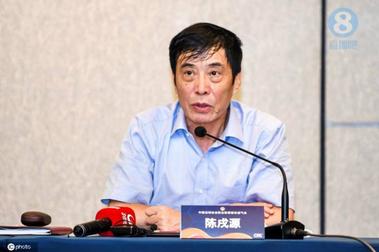 【QY球友会】胡锡进：有钱的中国足球养肥很多人，但球场猛汉越来越像小鲜肉?