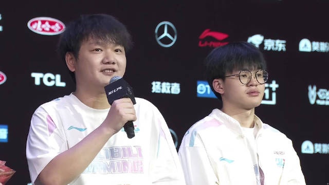 【QY球友会】BLG赛后采访 Yagao：打四个Bo5很累，感觉对我这种“老头”很难受