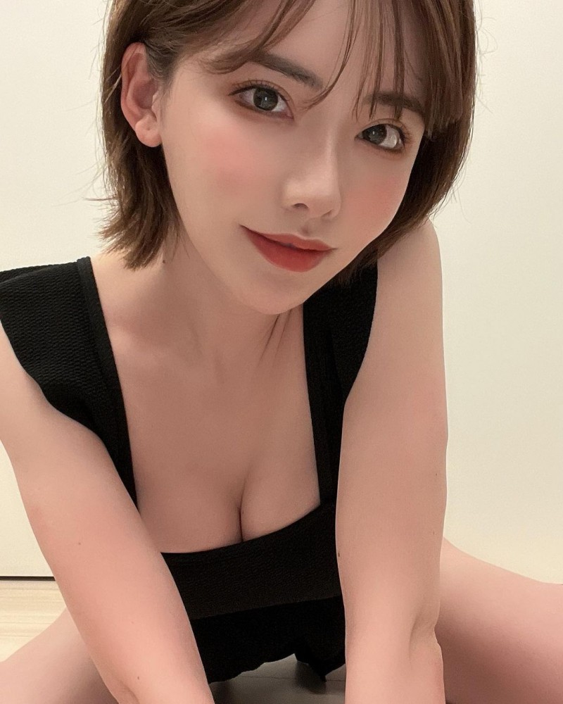 【QY球友会】AV霸主深田えいみ(深田咏美)也要斜杠！拍片之余猛健身，巨乳细腰战力超强！【EV扑克下载】