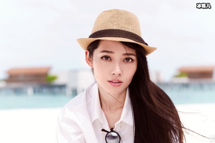 【QY球友会】郭碧婷曾是高冷的美女现如今转变为温柔的女人，婚后特幸福