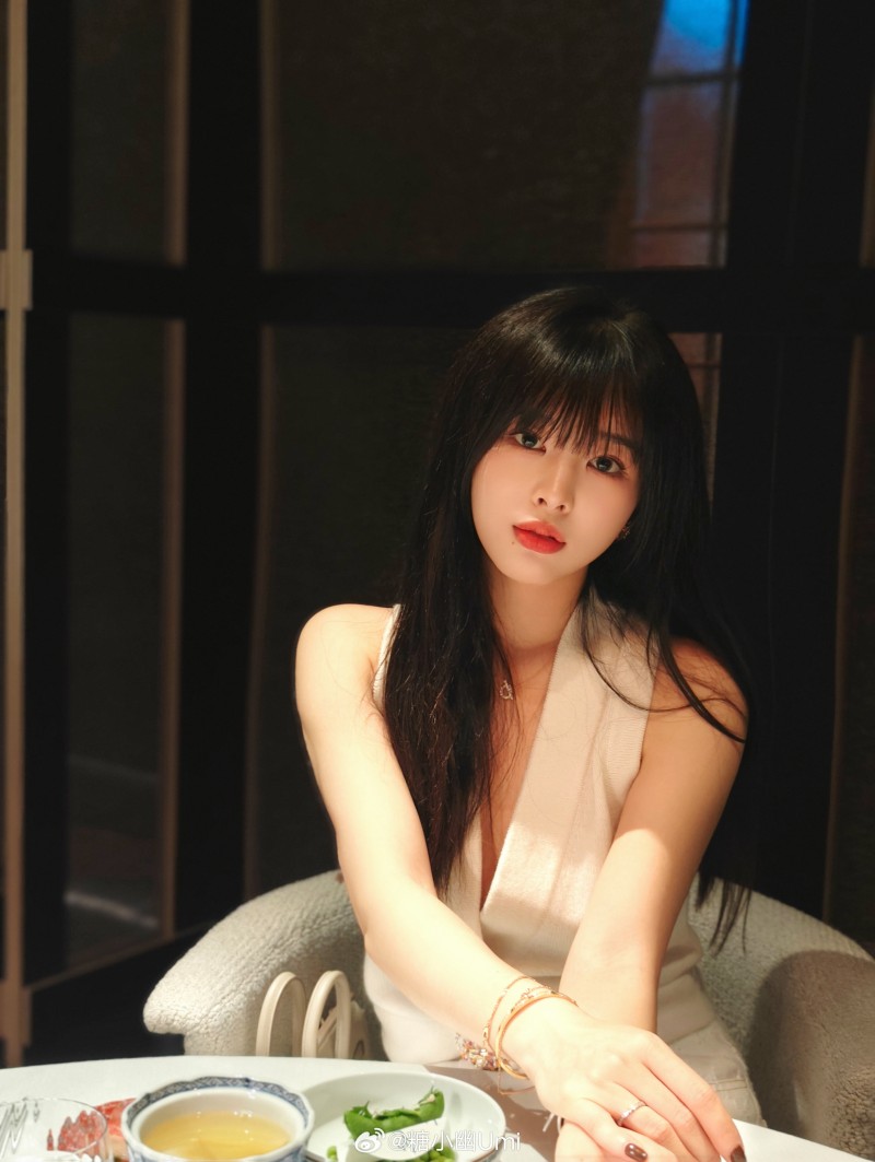【QY球友会】糖小幽晒美照：又饿了 果然漂亮不能当饭吃~