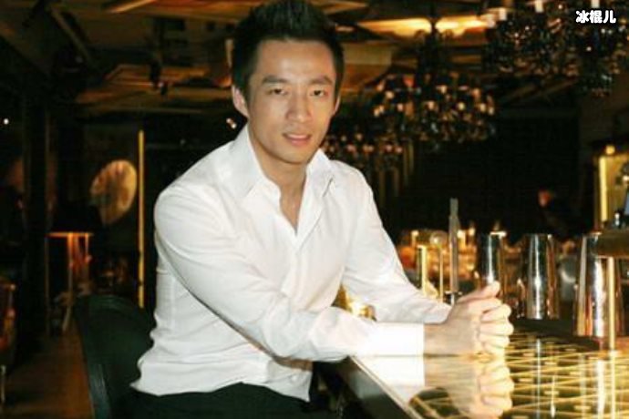 【QY球友会】汪小菲深夜晒照秀恩爱，发文被网友质疑后立即改正令人腹诽