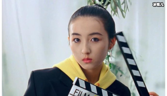 【QY球友会】张子枫参加高考娱乐圈众多明星为其打call，一眼就能看出人缘好坏
