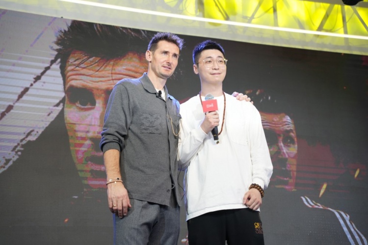 【QY球友会】全才~王多多更博：克洛泽中国行的一天 德语采访了他！非常开心！