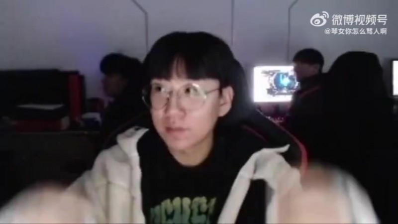 【QY球友会】气氛真好~JDG选手为Ruler唱生日歌 全队其乐融融