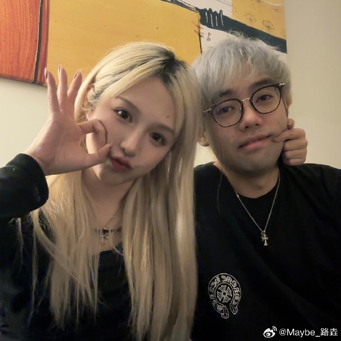 【QY球友会】Maybe分享夫妻合照：祝大家2024年身体健康 每天都能开心！