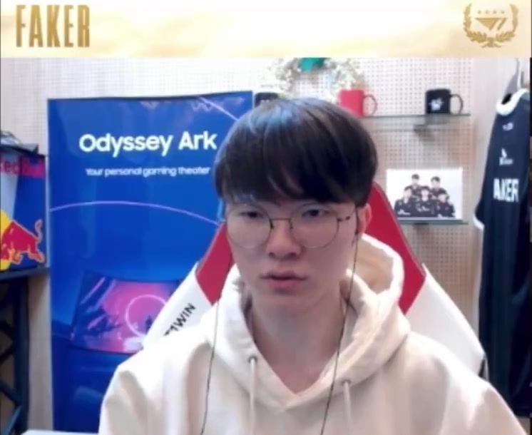 【QY球友会】Faker：今天星期天看来大家都去陪女朋友了 只有我在这玩Jump King