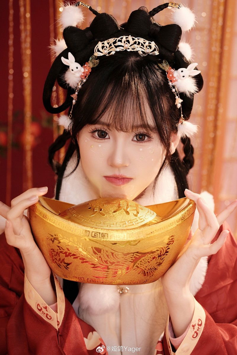 【QY球友会】这不妥妥接财神！永劫主持人娅鸽Yager晒照