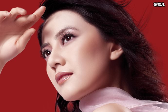 【QY球友会】高圆圆产后露面，虽已经四十岁女神气质依旧不减当年