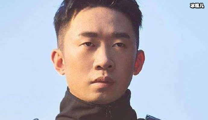 【QY球友会】身为艺人杨迪的粉丝数并不算多，但却受到各大综艺的欢迎是何原因