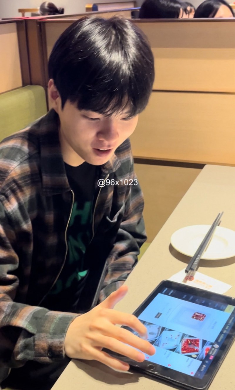 【QY球友会】韩国网友在海底捞偶遇Deft和Canyon：他们等了快3小时才排到位置