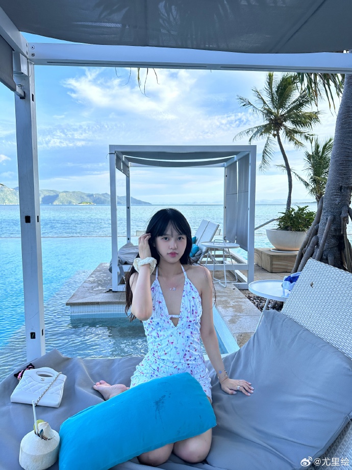 【QY球友会】富婆的平淡日常?GALA女友畅游大堡礁五星酒店 令人浮想联翩