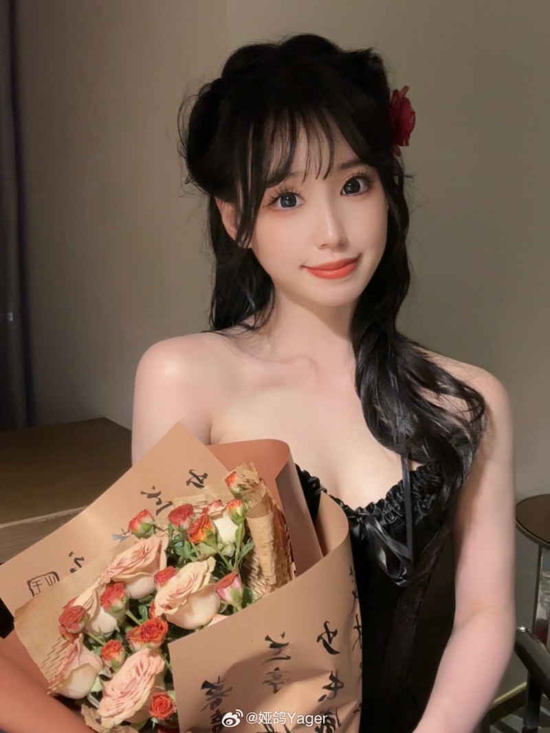 【QY球友会】永劫解说娅鸽晒照：收到饱饱送来的fafa真的很喜欢