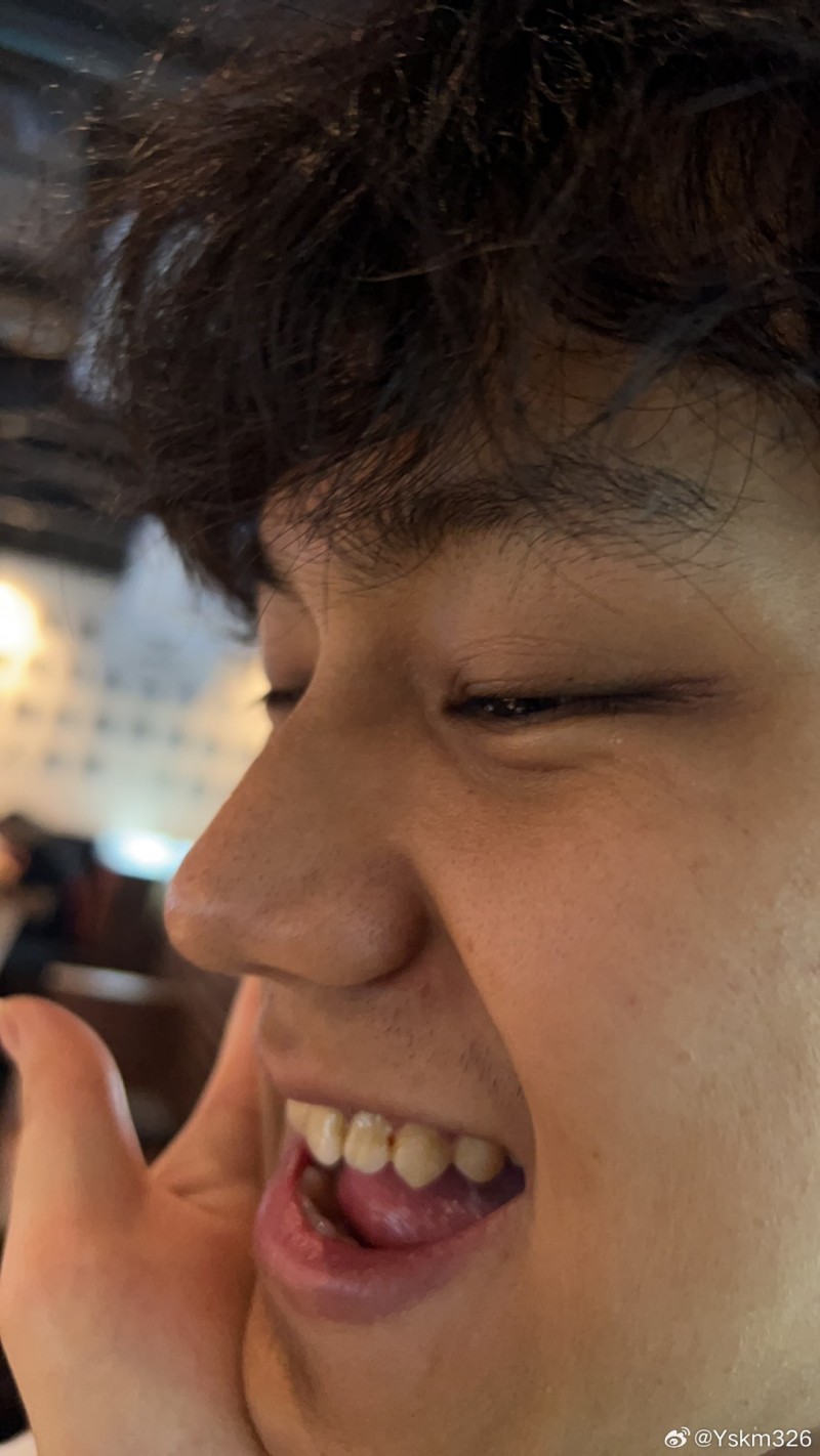 【QY球友会】大伙一块涅槃咯?YSKM晒Wink照片喊话：儿子 我来了