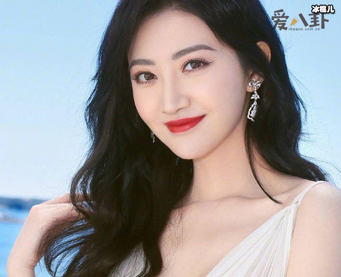 【QY球友会】景甜究竟什么来头, 没有金主全凭身后亲生父亲的支持