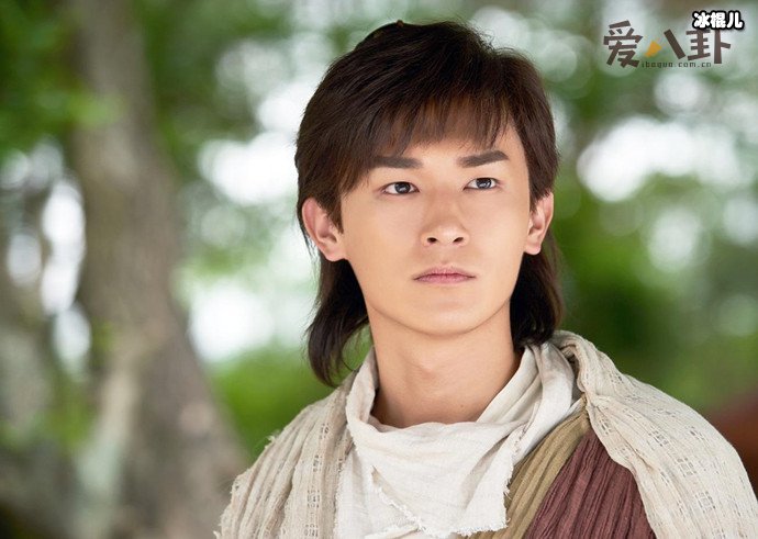 【QY球友会】杨旭文究竟有什么后台, 杨旭文是华谊的男宠的揭秘其背景
