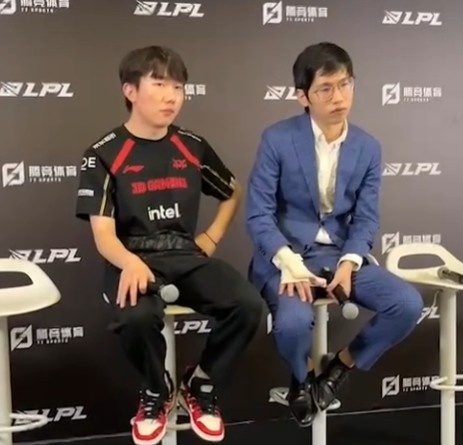 【QY球友会】JDG赛后群访 MISSING：打野昨天突然就很难受，有影响到比赛吧