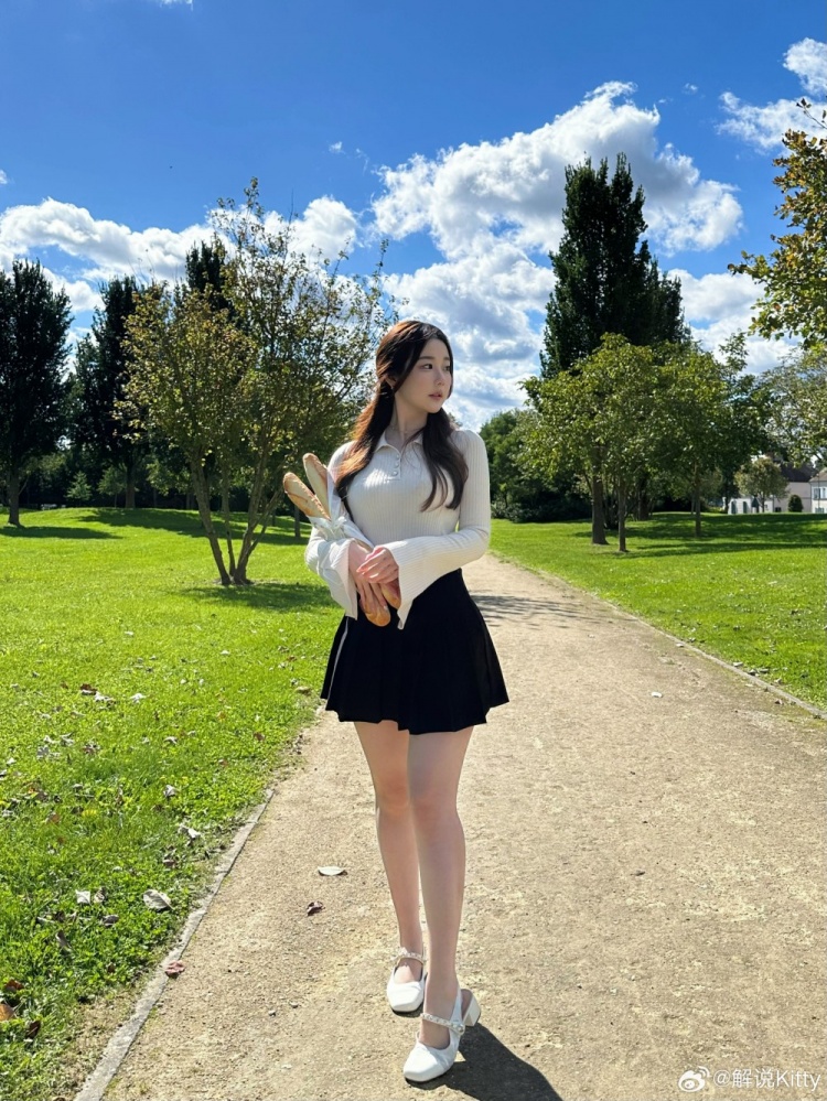 【QY球友会】解说Kitty分享照片：晒晒太阳对身体好 ☀️
