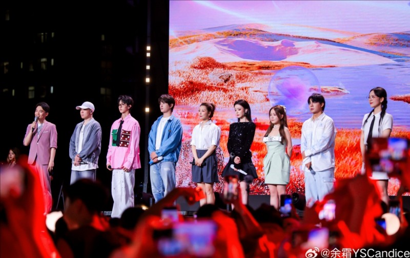 【QY球友会】余霜晒江西卫视主持返图：在家门口就能听演唱会live好幸福