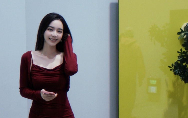 【QY球友会】LPL主持余霜分享照片：逛了一下午美术馆！！