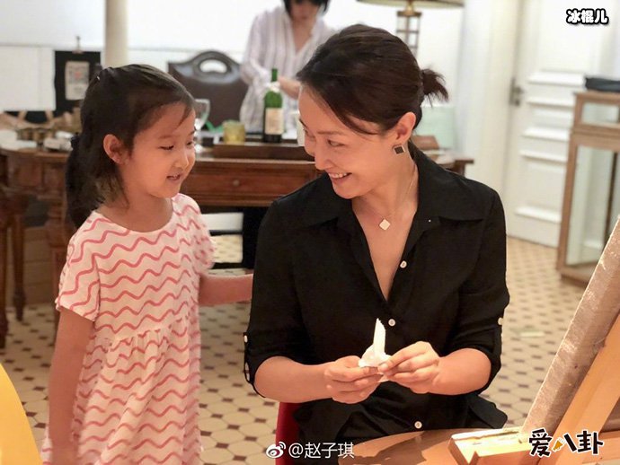 【QY球友会】赵子琪女儿被曝光！没想到老公大有来头！