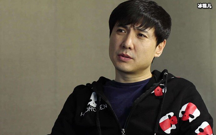 【QY球友会】网友偶遇沈腾出吃饭和力十足讲话逗笑现场众人