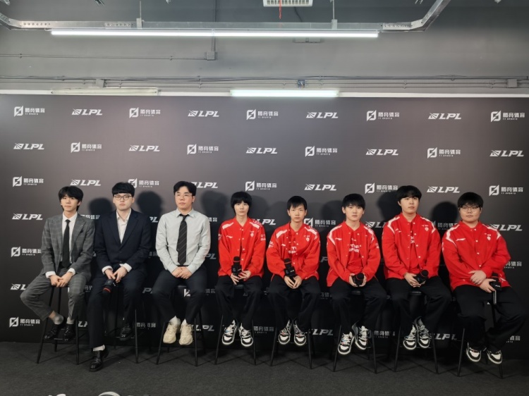 TES赛后群访 教练：总会有波折的时候 之后一起努力取得更好成绩