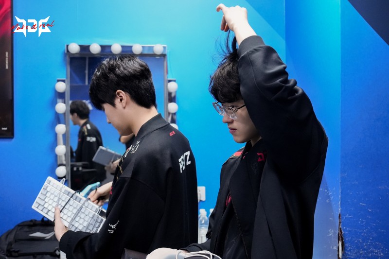 急坏Scout、Peyz粉丝了！JDG超话怒斥3位中国选手：把韩国人当日本人整