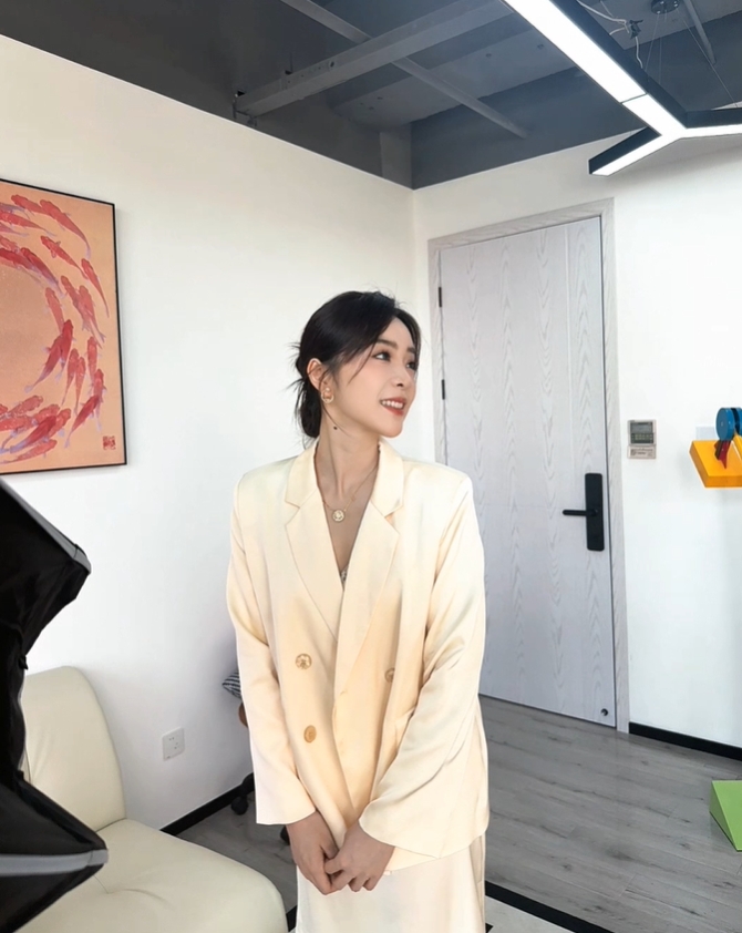 【QY球友会】又是羡慕管哥的一天！余霜晒照：今天的拍摄花絮！！！