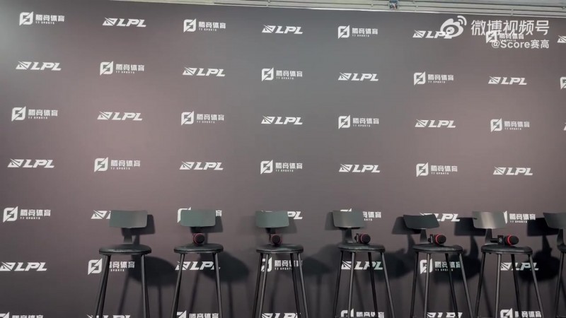 【QY球友会】胜利来之不易当然要笑!BLG还没进门就听到左手的复盘笑声了