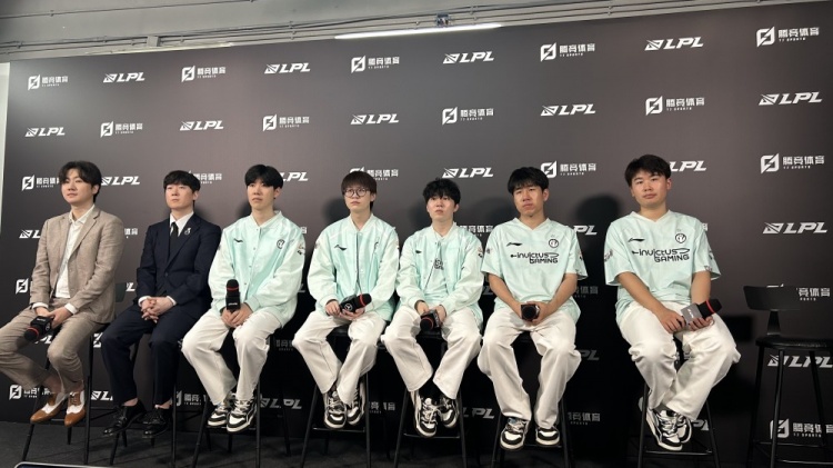 你们的后勤呢？TS：训练使用服务器很卡 版本更新后练习时间短