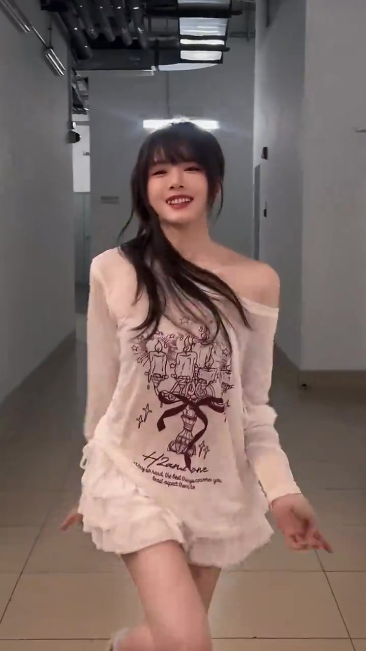 【QY球友会】主持骆歆分享视频:说,你选黑的还是白的