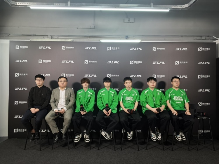 WBG赛后群访 教练：队伍打团目标要更清晰 要清楚己方阵容强势点