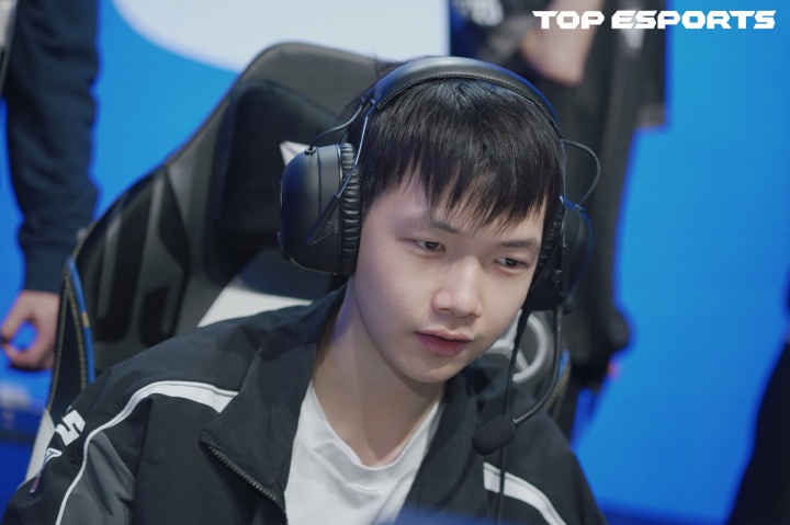 【QY球友会】Caps不能踩你头!小奶油生涯首次晋级四强 累计数据19-5发挥出色