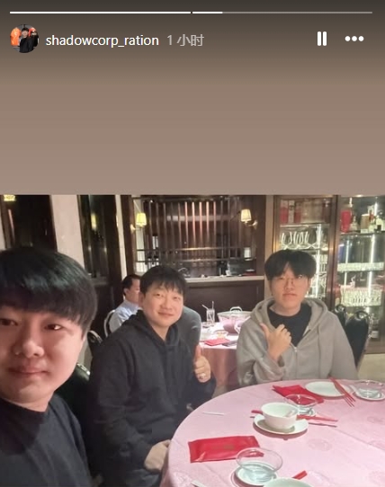 来谈续约还是劝他回LCK？Kael经纪公司负责人晒与Kael合照