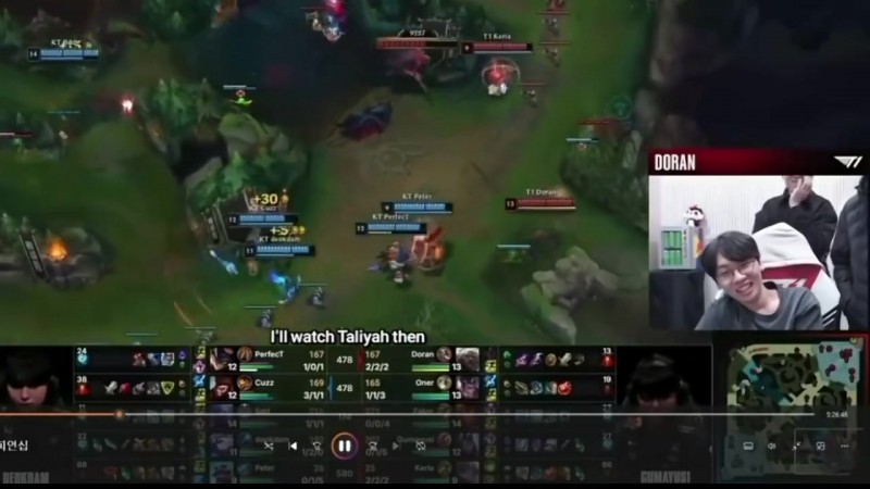 Doran给Faker看自己狼母高光时刻：李哥鼓掌夸他，开心坏了